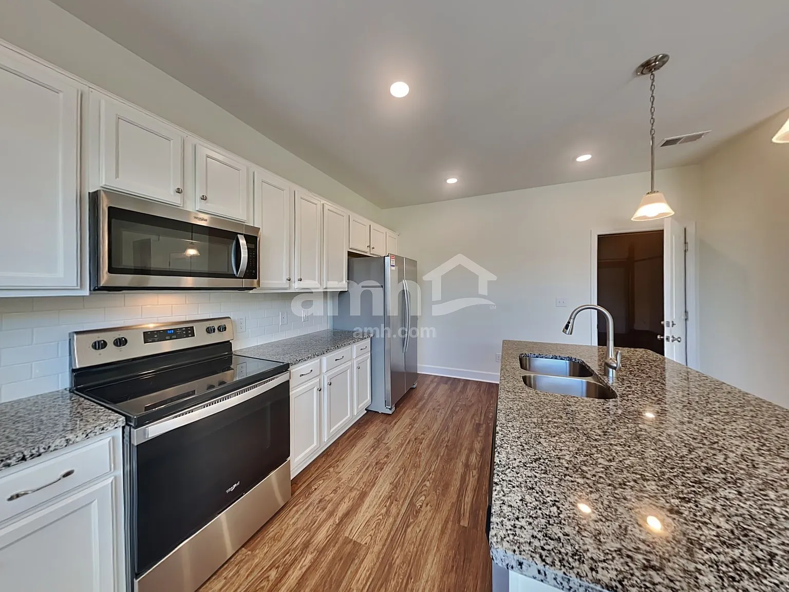 3 bed, 2.5 bath, 1895 sqft, $2,445 — Photo 3