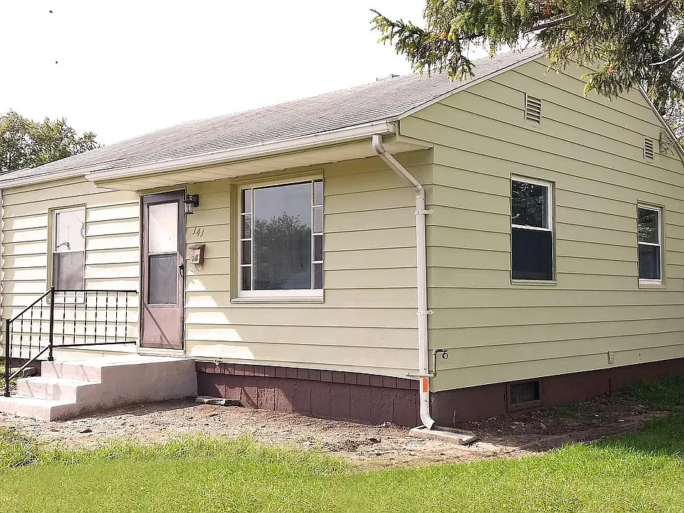 141 N Albert Ave