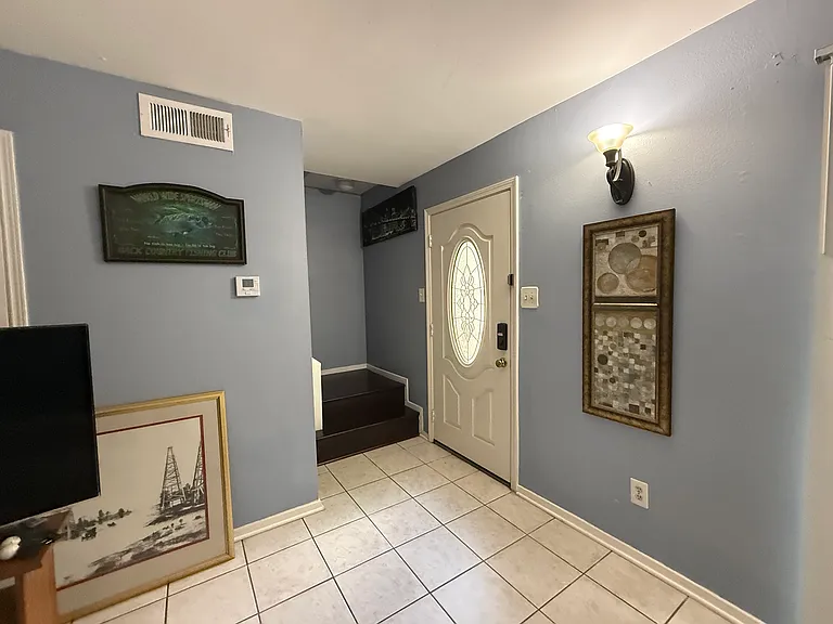 8325 La Roche Ln — Photo 6