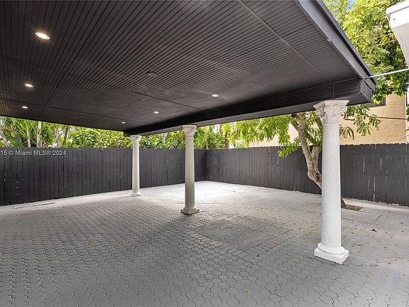 3rd image of 414 Avenida Alegre