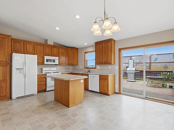 5th image of 808 Cologne Ln