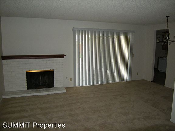 3rd image of 700 Arbor Oaks Dr