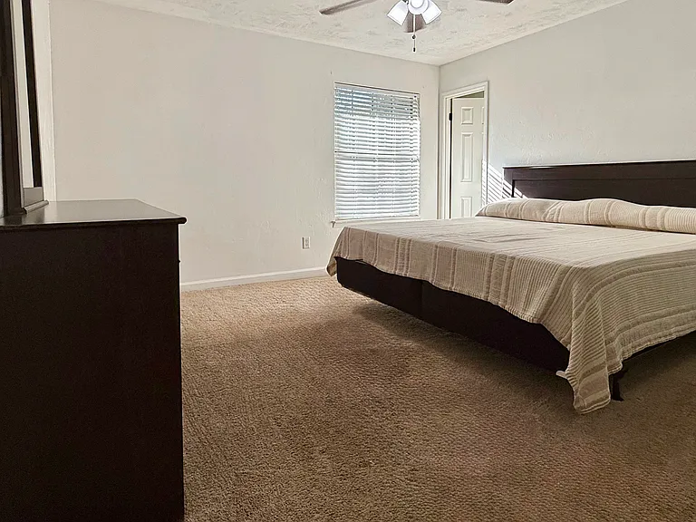 4728 Pimlico Dr — Photo 11