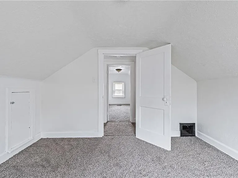1339 Vane Ave — Photo 15