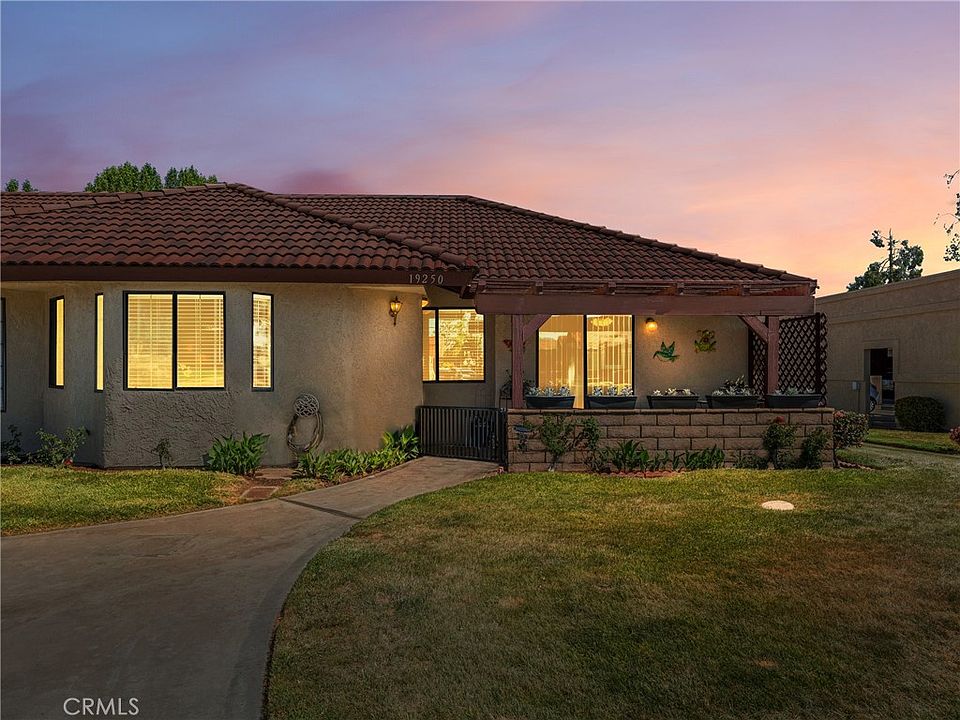 1st image of 19250 Cottonwood Dr