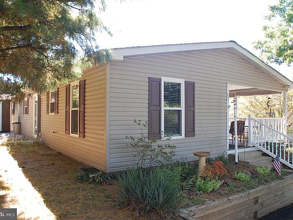 2nd image of 447 Manor House Ln