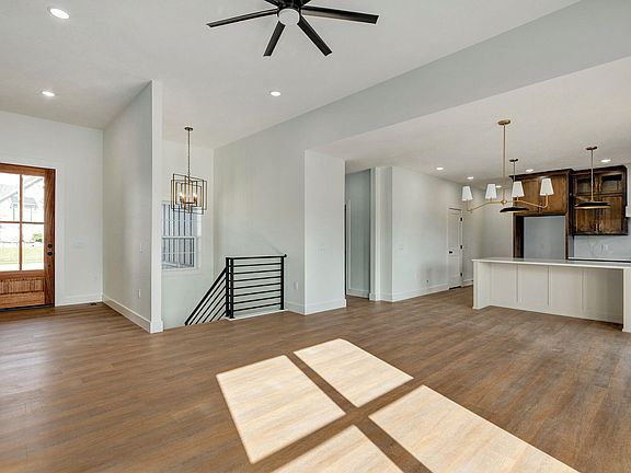 4th image of 206 N Blarney Court