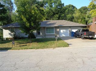 11318 E Thompson St, Independence, MO 64054