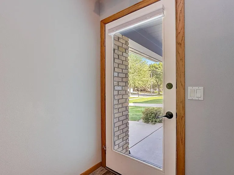 7653 Farmington Way — Photo 23