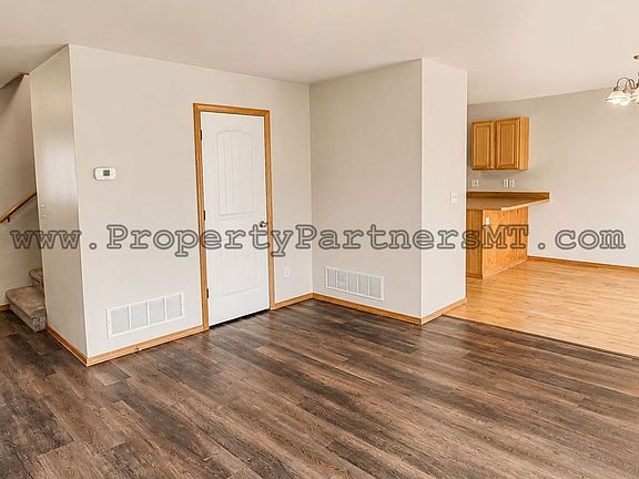 2nd image of 892 N River Rock Dr
