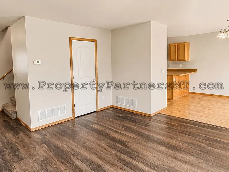 892 N River Rock Dr — Photo 2