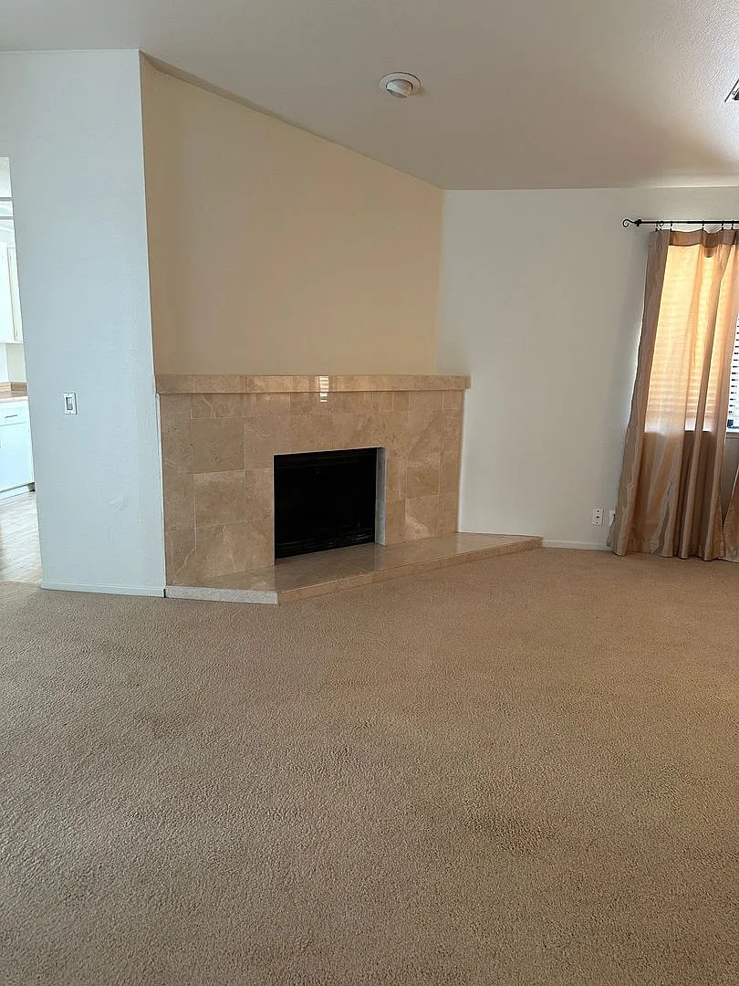 Duplex for RENT! — Photo 4
