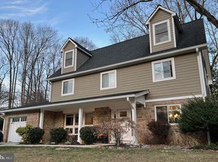 6823 Barnack Dr, Springfield, VA 22152