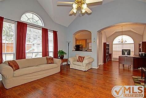 4th image of 10208 Joy Dr
