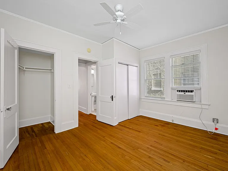 2115 W Hills Ave — Photo 26
