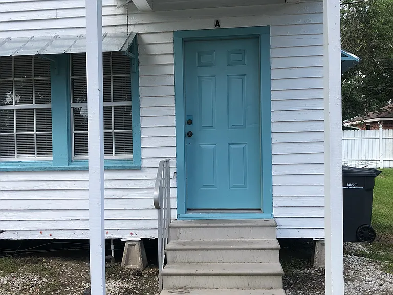 406 S Jefferson St — Photo 2