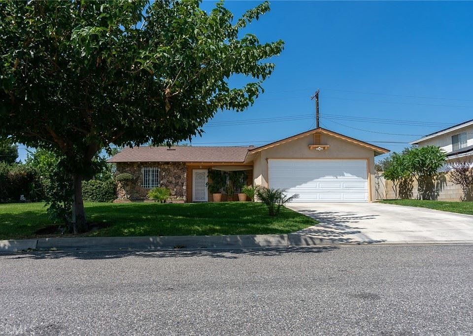 1st image of 10766 Alameda Ave