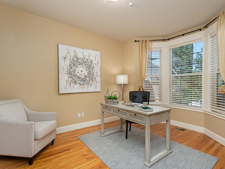 1348 Bellevue Way SE #1348 — Photo 14