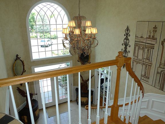 5th image of 8918 Bartlett Ln