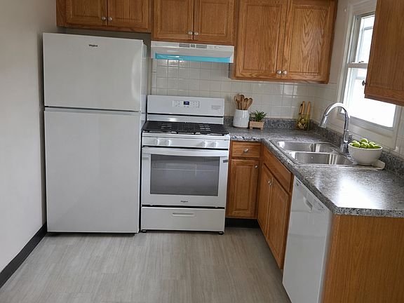 2nd image of 36 Grandview Dr #A