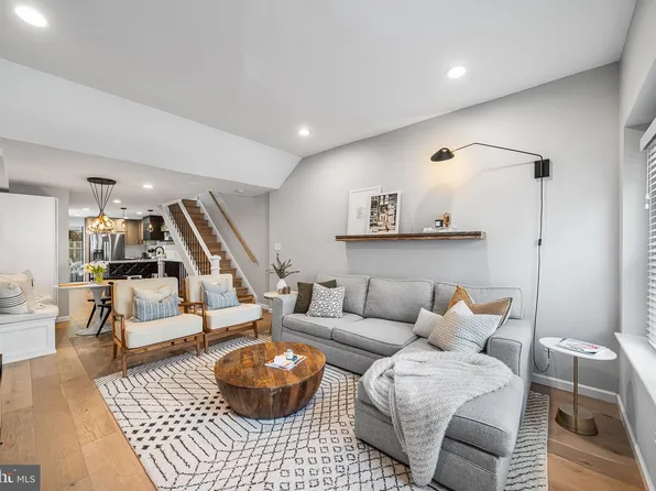 2218 E Gordon St, Philadelphia, PA 19125