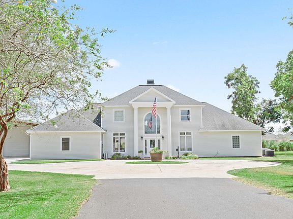 2nd image of 106 S Hillary Ave