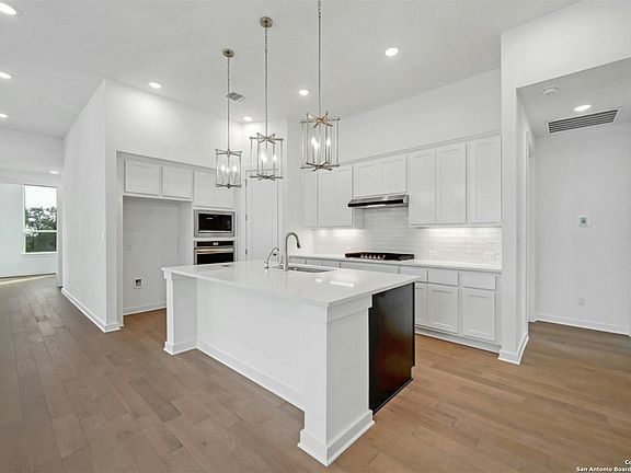 4th image of 229 Missouri Primrose LN