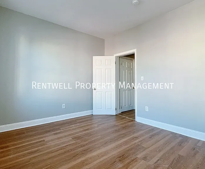 1614 Edgley St — Photo 11