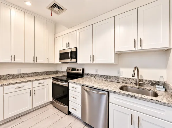 10 Weston Ave APT 420, Quincy, MA 02170