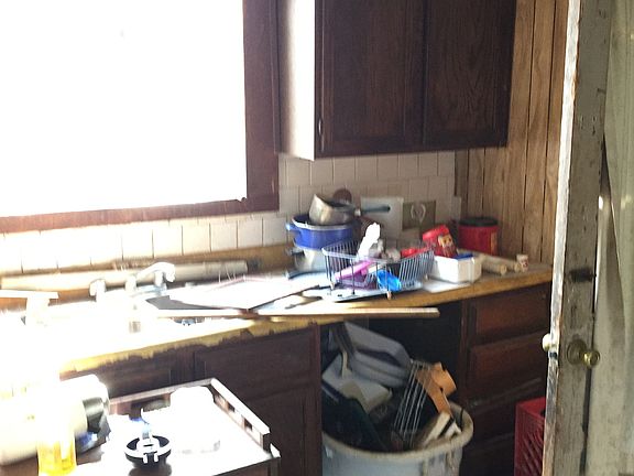 2nd image of 2505 S Sterling Ave
