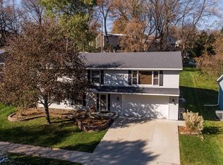 4033 Manor Woods Dr NW, Rochester, MN 55901