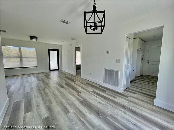 3rd image of 303 Joppa Ave