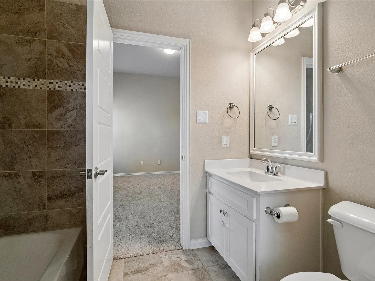 4 bed, 3593 sqft, $3,600 — Photo 1