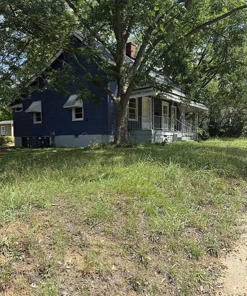 642 Carla St — Photo 2