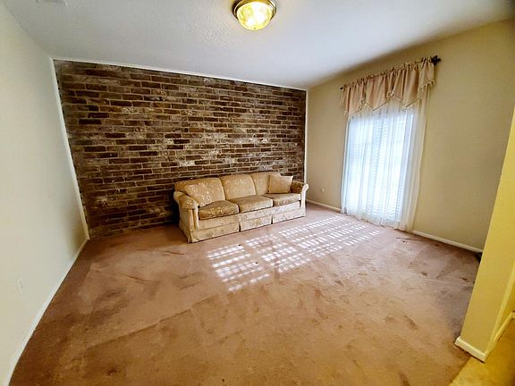 3rd image of 3794 Laura Leigh Ln