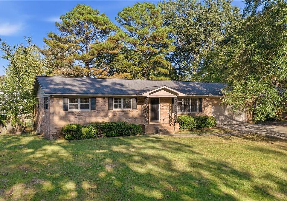 1st image of 126 Morgan Dr NW