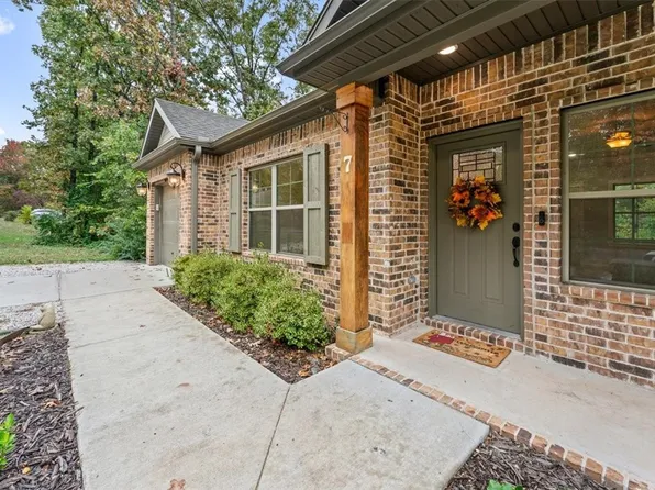 7 Longview Ln, Bella Vista, AR 72714