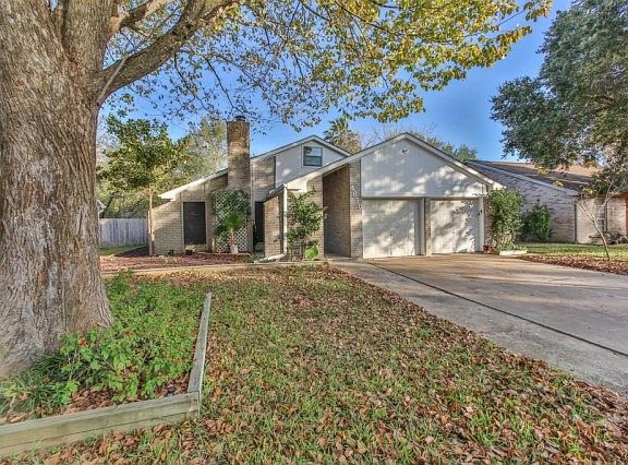 2nd image of 4818 Gleneagles Dr