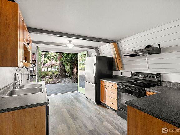 5th image of 18821 68th Street E
