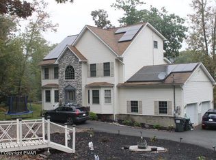 144 Spring Run Dr, Cresco, PA 18326