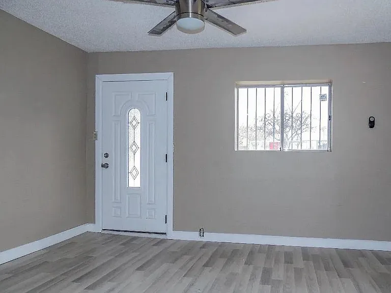 135 Presa Pl — Photo 2