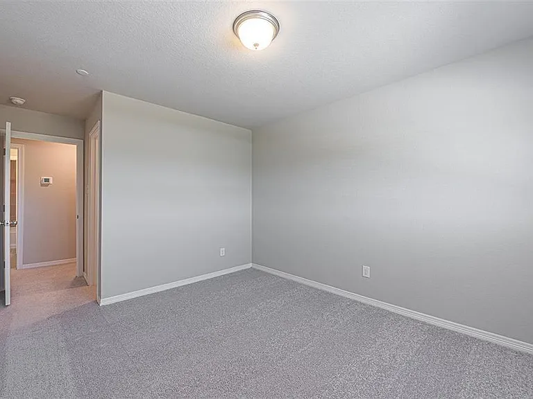 8040 Scanlan Trl — Photo 16