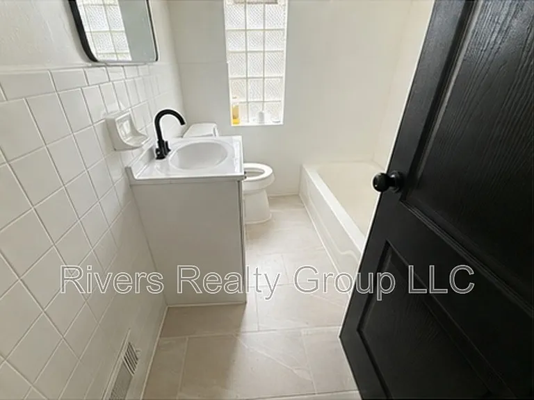 16811 Cruse St — Photo 6