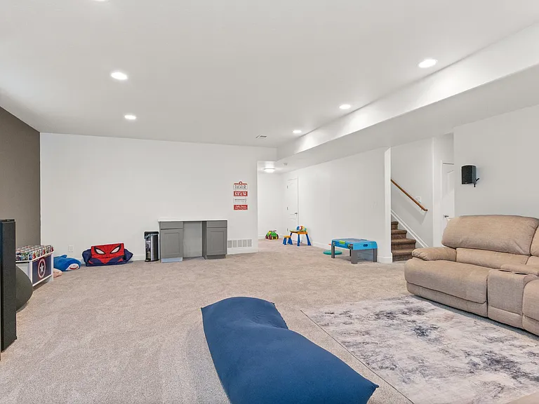 12065 Blakeford St — Photo 28