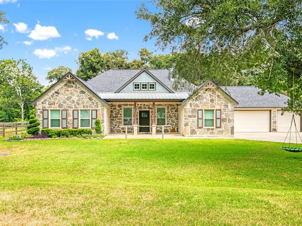34 Nelson Ct, Jones Creek, TX 77541