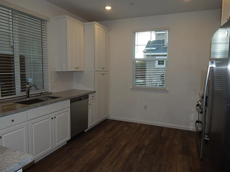 1683 Pena Ln — Photo 6
