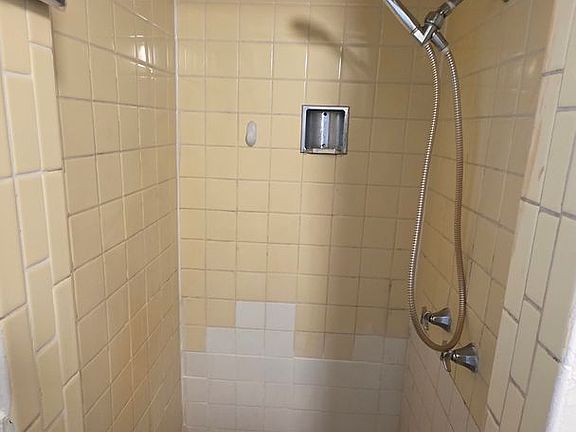 5th image of 2131 8th Ave APT 3