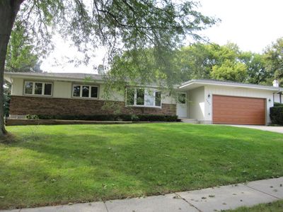 1056 Mohawk Dr, Elgin, IL, 60120