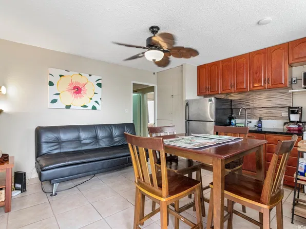 236 Liliuokalani Ave APT 702, Honolulu, HI 96815