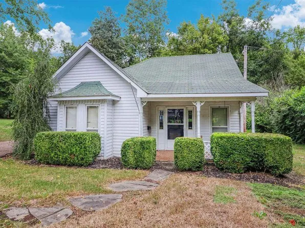 521 1/2 W College St, Brownsville, TN 38012